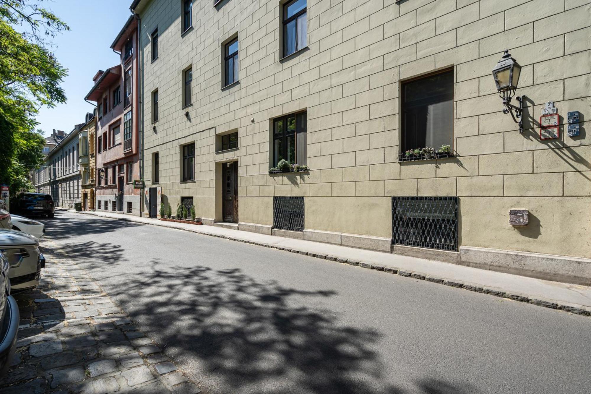 Castle Chainbridge Apartment Budapest Ngoại thất bức ảnh